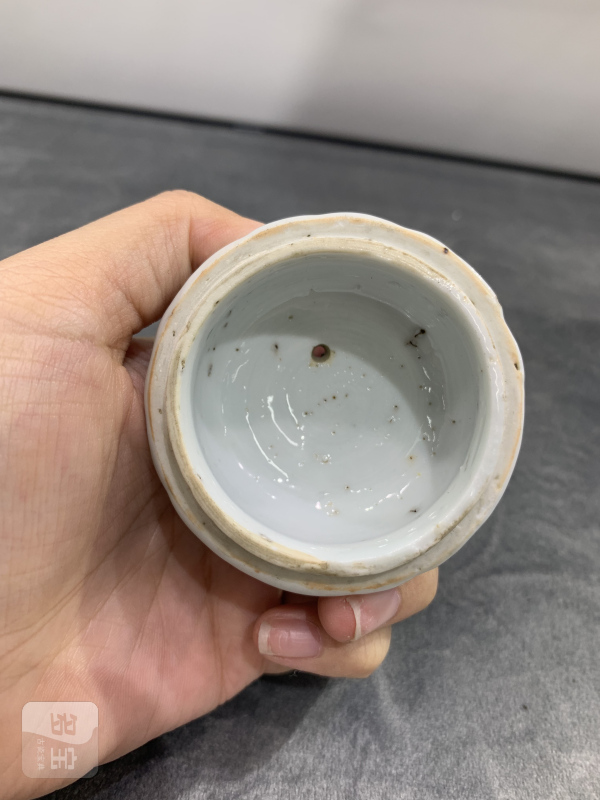 清康熙青花加彩花卉纹瓜棱形壶 - 图13